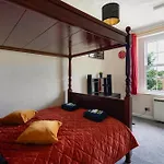 Str8bs8 2-bedroom Penthouse, Clifton, Parking, Garden & Views