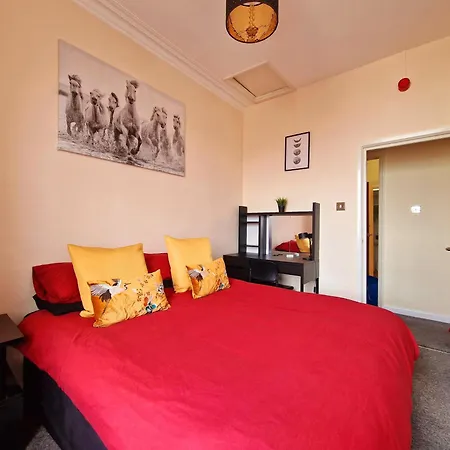 Str8bs8 2-bedroom Penthouse, Clifton, Parking, Garden & Views *