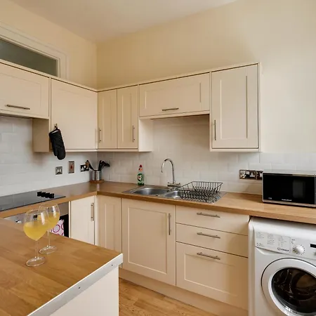 Апартаменты Str8bs8 2-bedroom Penthouse, Clifton, Parking, Garden & Views Бристоль
