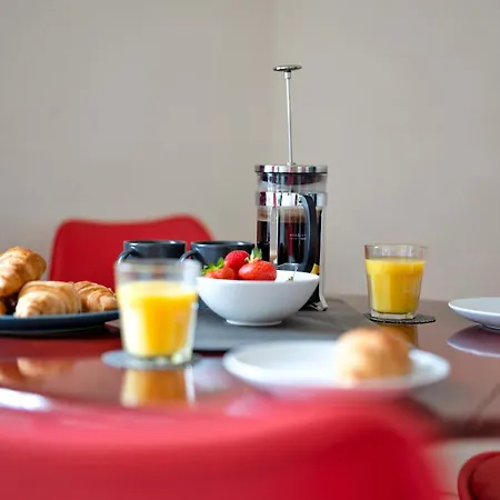 Апартаменты Str8bs8 2-bedroom Penthouse, Clifton, Parking, Garden & Views Бристоль