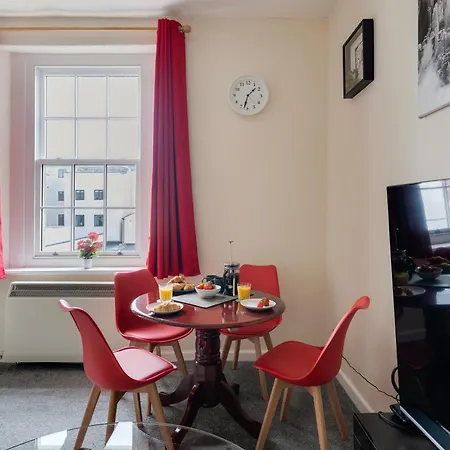 Str8bs8 2-bedroom Penthouse, Clifton, Parking, Garden & Views *
