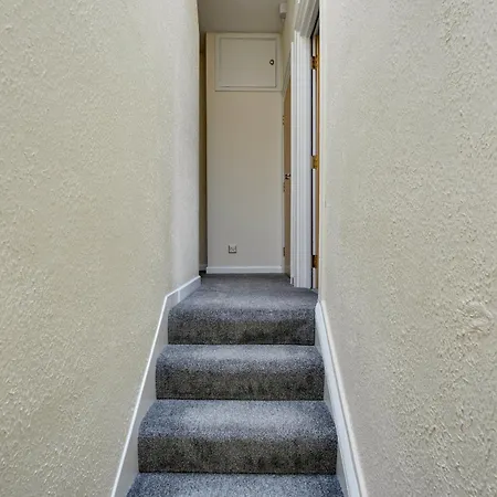 Daire Stylish Clifton Penthouse, Permit Parking X1, Nr Centre, Garden *