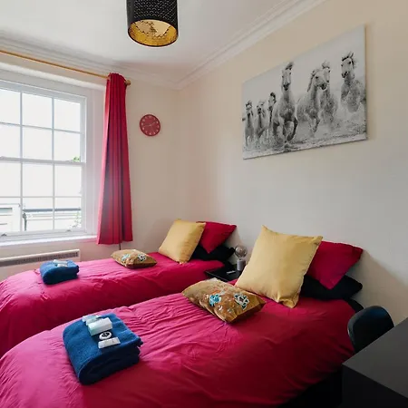 Str8bs8 2-bedroom Penthouse, Clifton, Parking, Garden & Views Апартаменты Бристоль