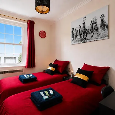 Str8bs8 2-bedroom Penthouse, Clifton, Parking, Garden & Views Апартаменты *