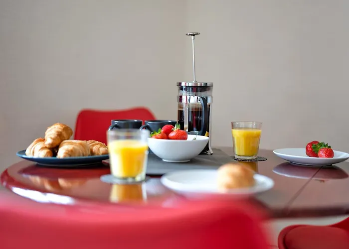 Апартаменты Stylish Clifton Penthouse, Permit Parking X1, Nr Centre, Garden Бристоль