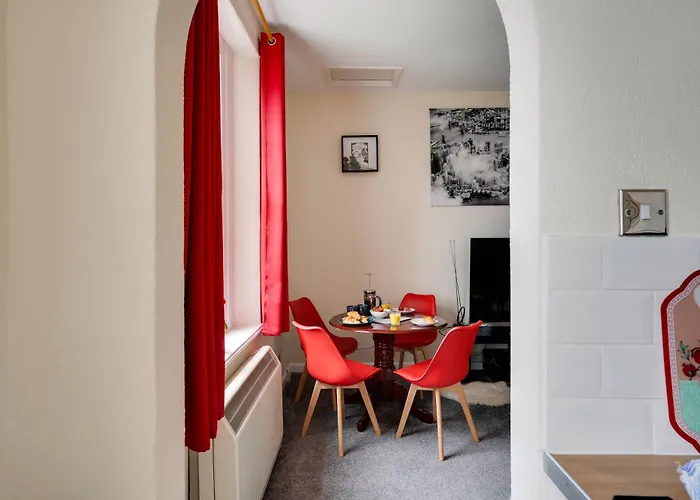 Stylish Clifton Penthouse, Permit Parking X1, Nr Centre, Garden * Бристоль