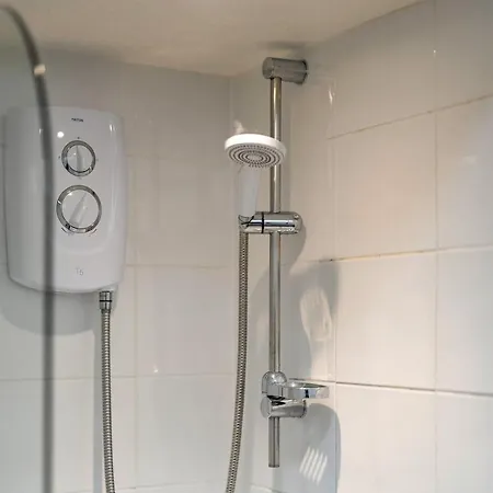Stylish Clifton Penthouse, Permit Parking X1, Nr Centre, Garden Apartment *