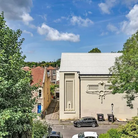 Stylish Clifton Penthouse, Permit Parking X1, Nr Centre, Garden * Bristol
