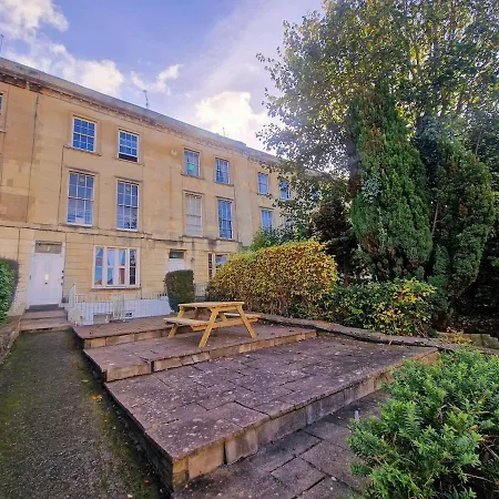 Apartment Stylish Clifton Penthouse, Permit Parking X1, Nr Centre, Garden Bristol