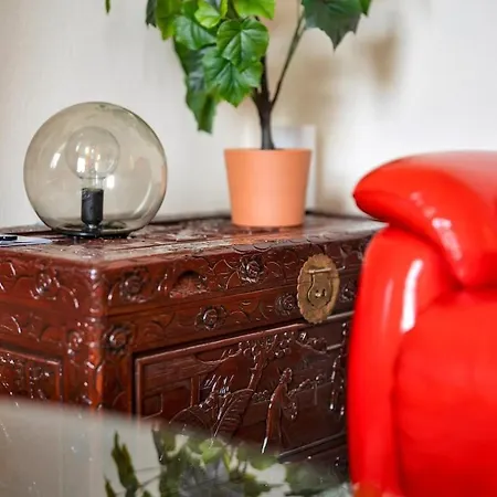 Stylish Clifton Penthouse, Permit Parking X1, Nr Centre, Garden Apartment Bristol