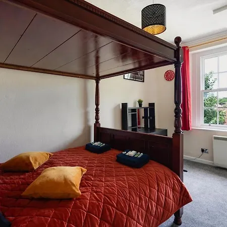 Apartment Stylish Clifton Penthouse, Permit Parking X1, Nr Centre, Garden *