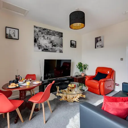Stylish Clifton Penthouse, Permit Parking X1, Nr Centre, Garden Appartement