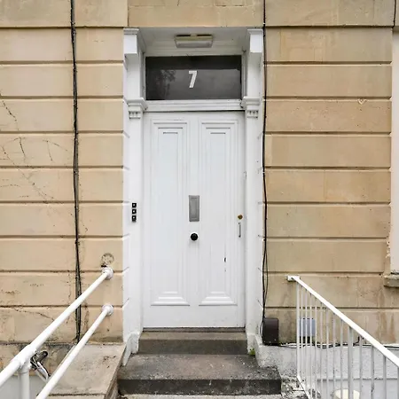 Str8bs8 2-bedroom Penthouse, Clifton, Parking, Garden & Views